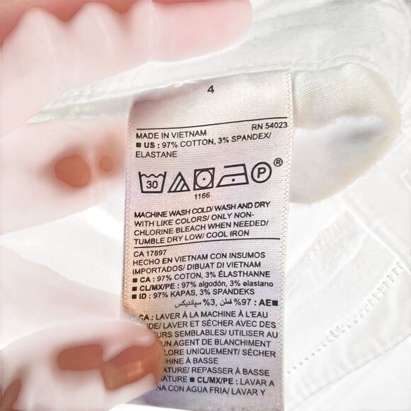 3 for $30! Old navy women's Green chino Shorts - Picture 4 of 6